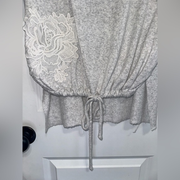 Hummingbird Grey Sweater Top - Picture 3 of 9